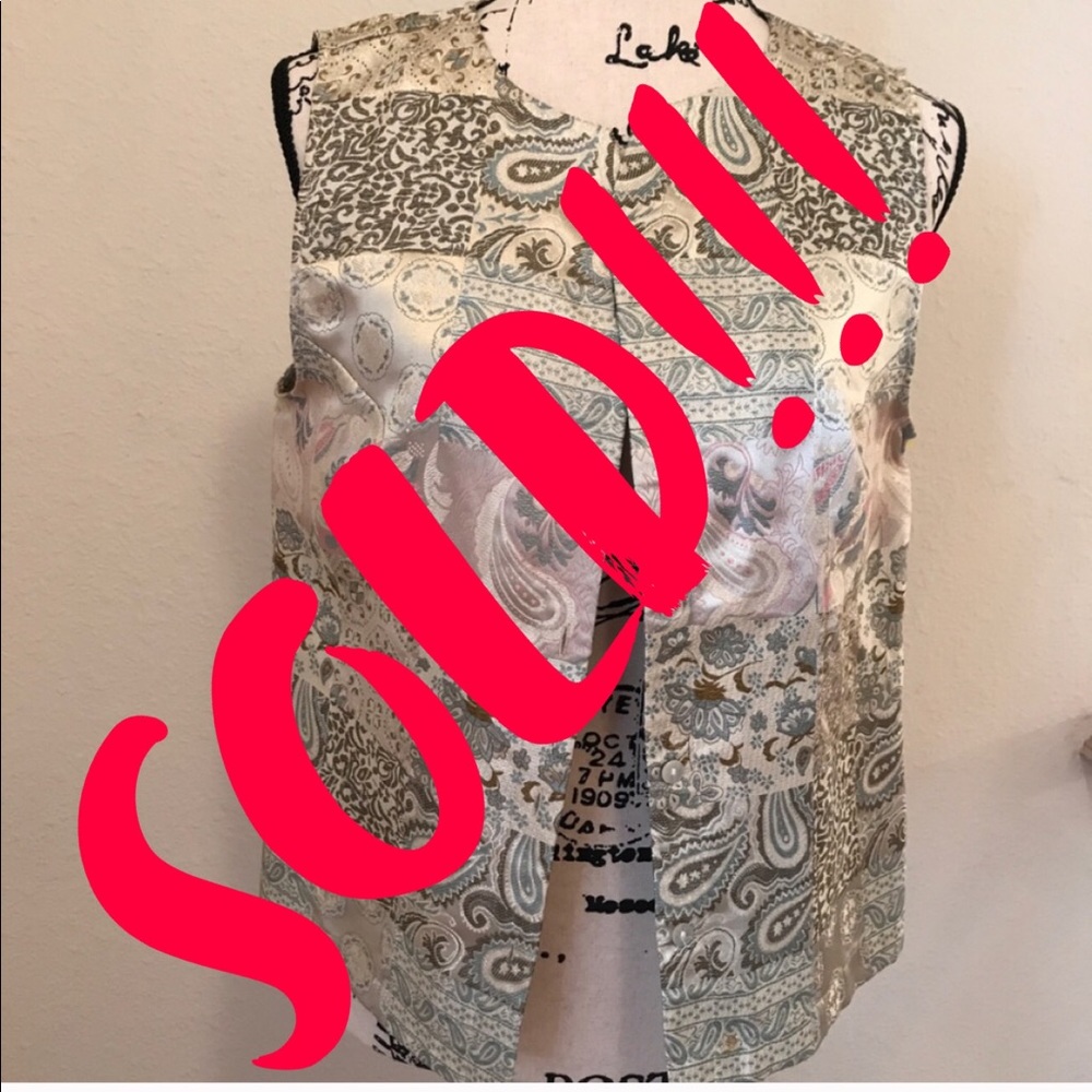 SOLD!! 🌸Fashion Fun Vest!🌸